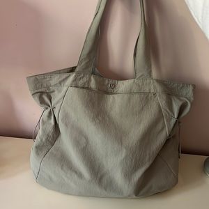 Lululemon Side-Cinch Shopper Bag 18L